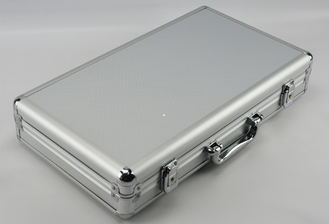 El caso que lleva de aluminio portátil con la esquina redonda para la luz pesa las herramientas